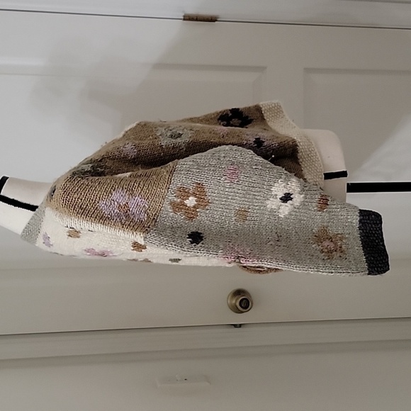 Tara Handknits, Size Unknown Daisy Print Chunky Knit Cardigan Sweater, GUC - Picture 6 of 12